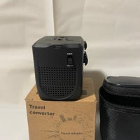 Voltage converter travel adapter - Picture 2 of 6